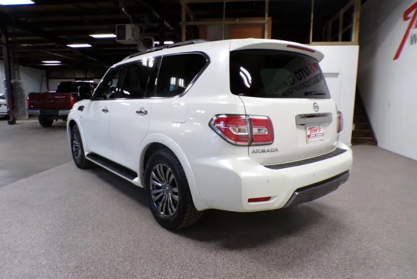 2019 Nissan Armada Platinum photo 1