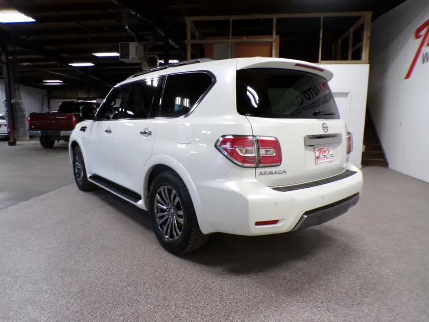 2019 Nissan Armada Platinum photo 1