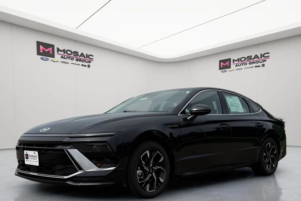 2025 Hyundai Sonata SEL photo 1