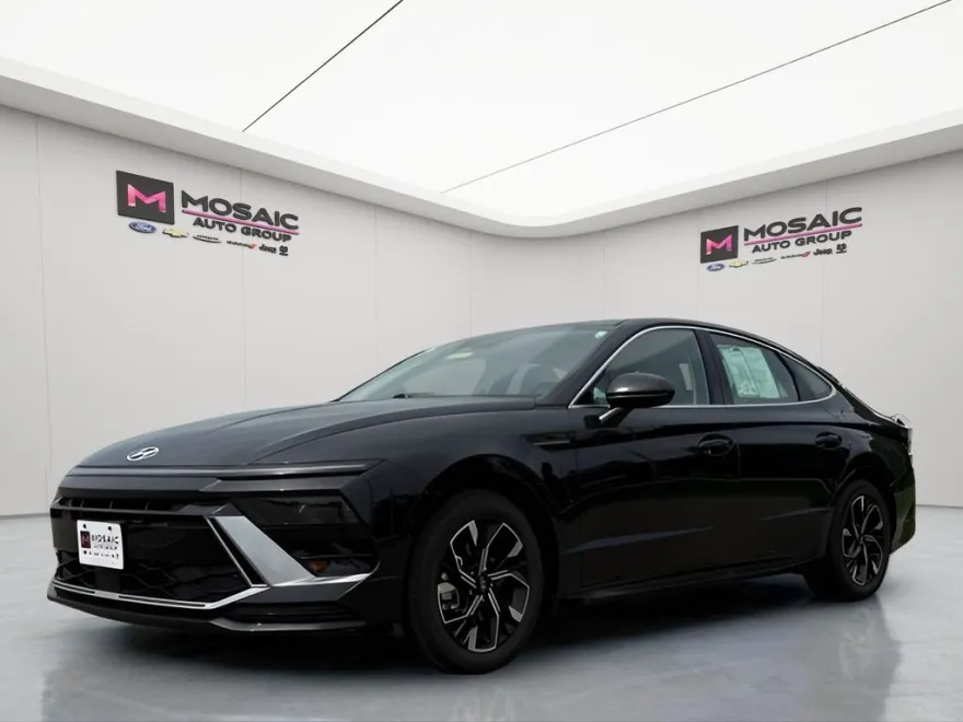 2025 Hyundai Sonata SEL photo 1