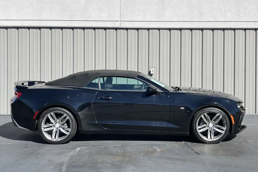 2018 Chevrolet Camaro 1LS 1LT photo 1
