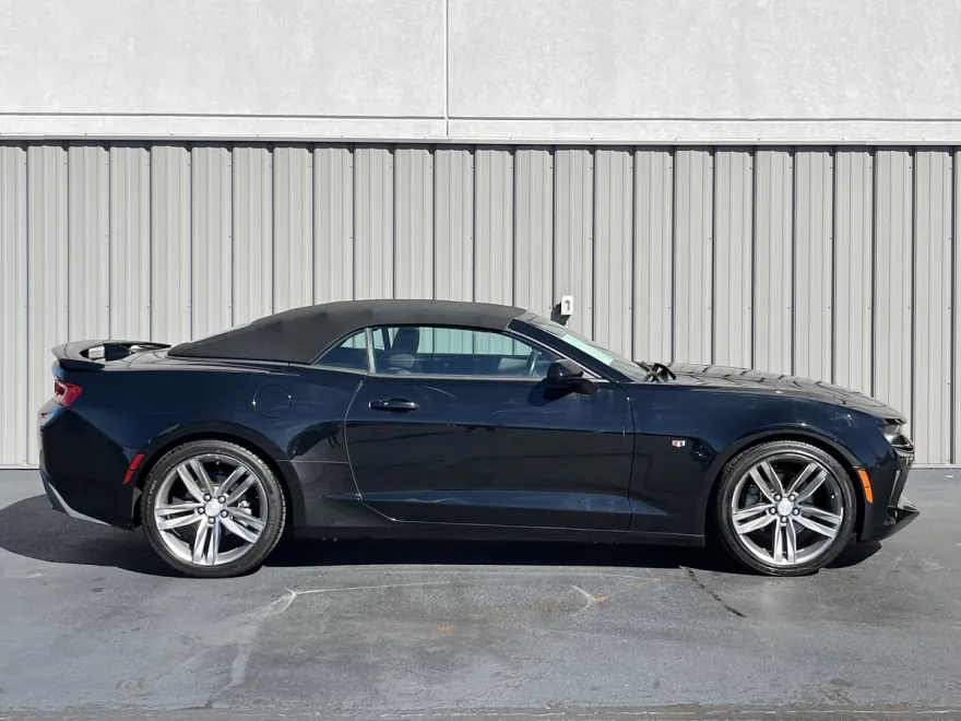 2018 Chevrolet Camaro 1LS 1LT photo 1