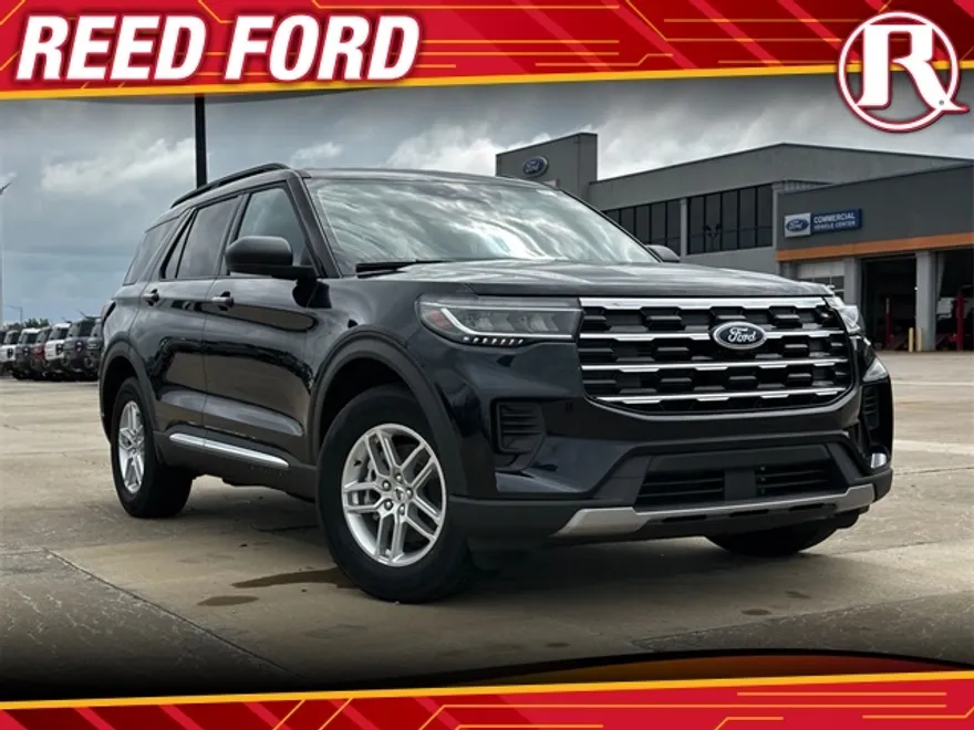 2025 Ford Explorer photo 1