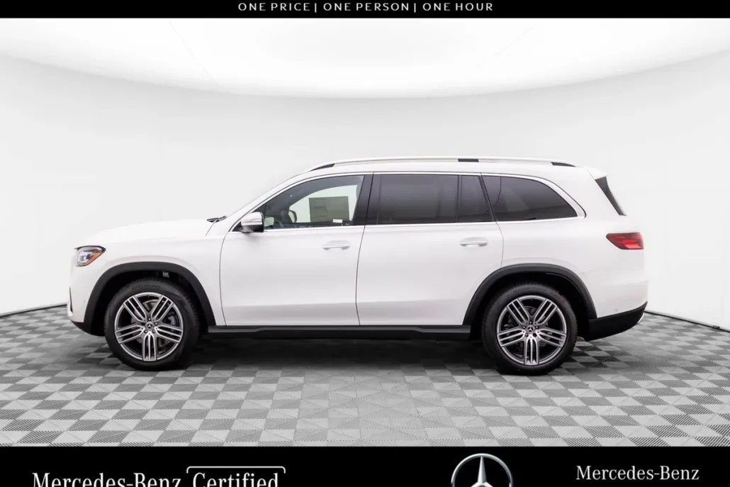 2025 Mercedes Benz GLS 450 4MATIC photo 1