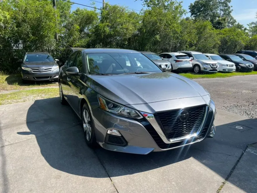 2020 Nissan Altima 2.5 photo 1