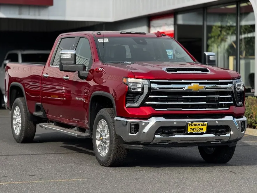 2025 Chevrolet Silverado 3500HD LTZ photo 1
