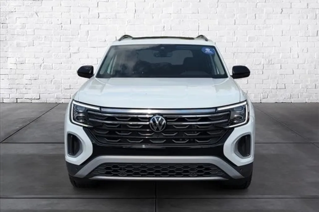 2025 Volkswagen Atlas Peak Edition SE photo 1
