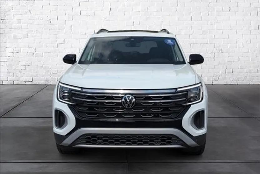 2025 Volkswagen Atlas Peak Edition SE photo 1