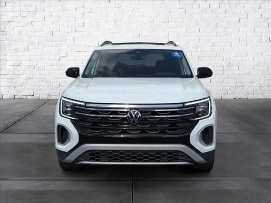 2025 Volkswagen Atlas Peak Edition SE photo 1
