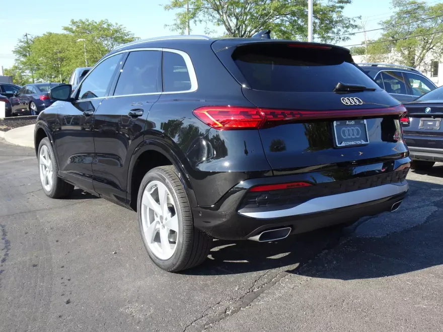 2025 Audi Q5 2.0T Premium Plus photo 1