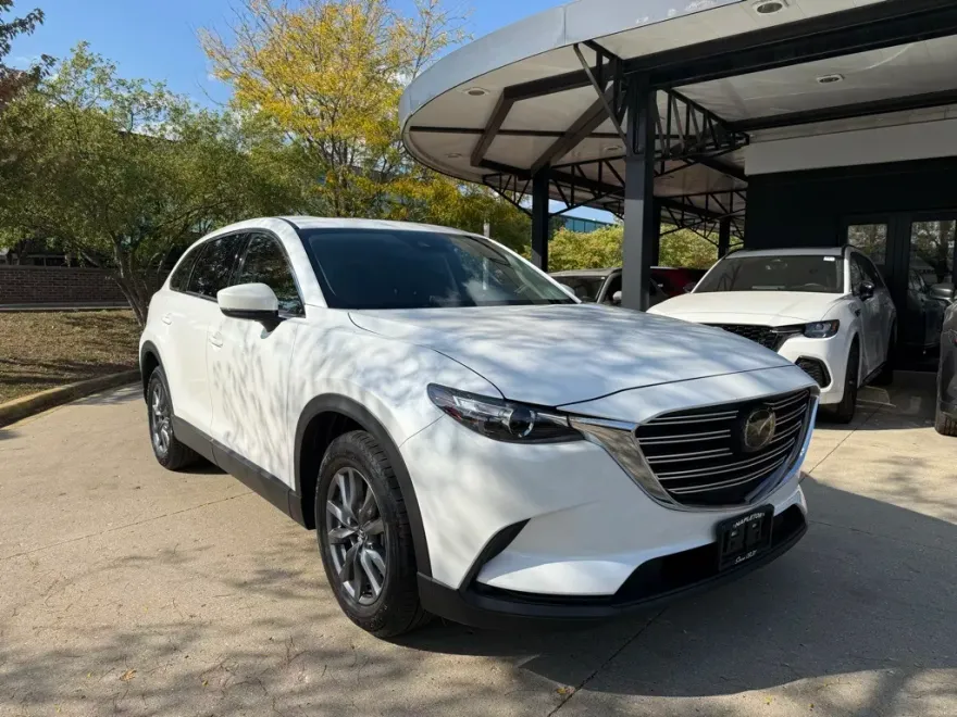 2023 Mazda CX-9 Touring photo 1
