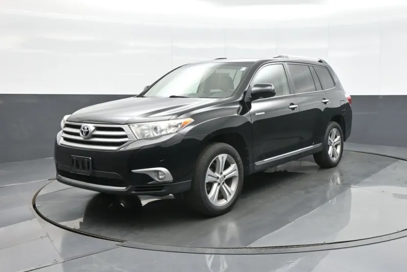 2013 Toyota Highlander Base Plus photo 1