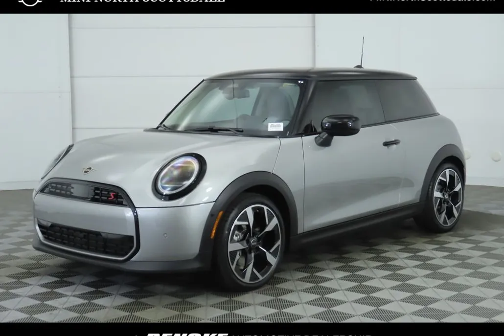 2025 Mini Cooper 2 Door Hardtop Signature photo 1