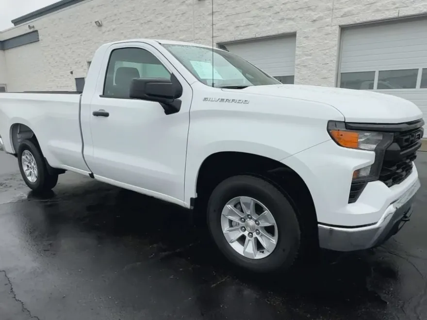 2024 Chevrolet Silverado 1500 photo 1