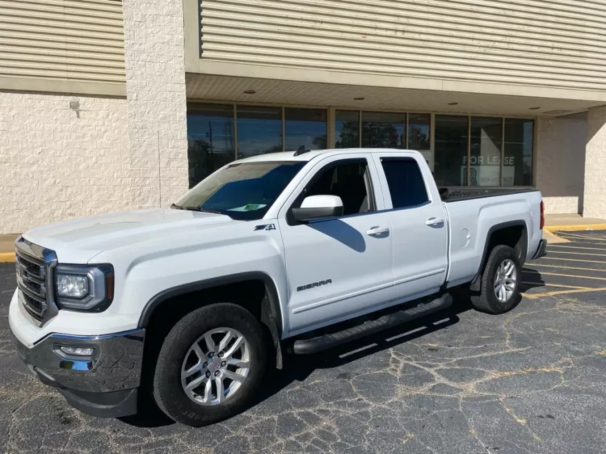 2017 Gmc Sierra 1500 SLE photo 1