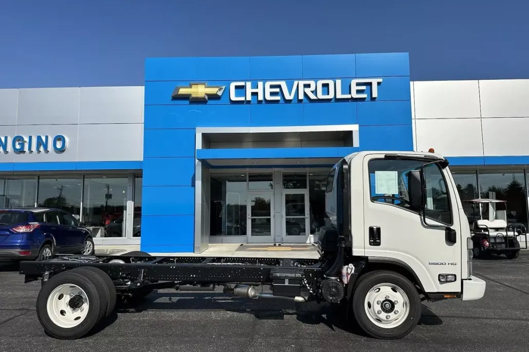 2025 Chevrolet Silverado 4500HD photo 1