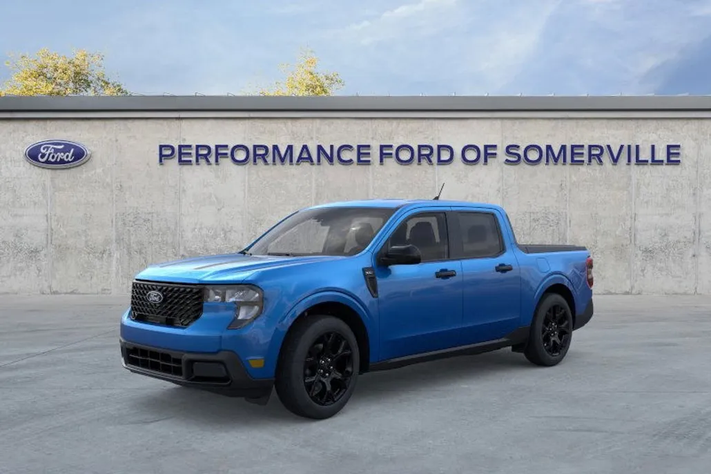 2025 Ford Maverick XLT photo 1