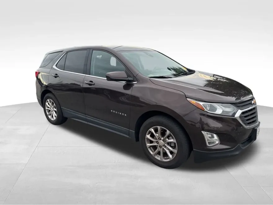 2020 Chevrolet Equinox LT photo 1