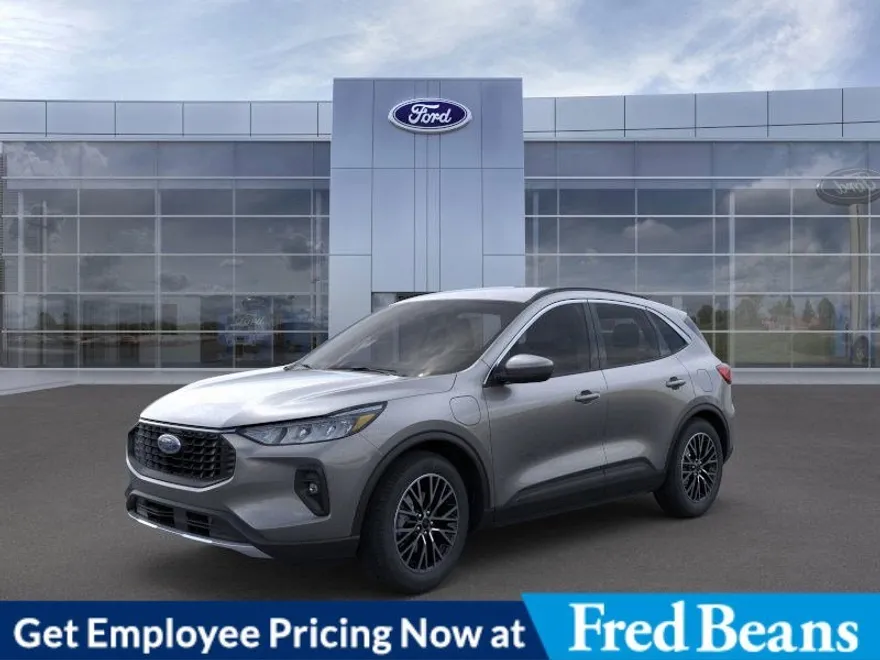 2025 Ford Escape Titanium photo 1