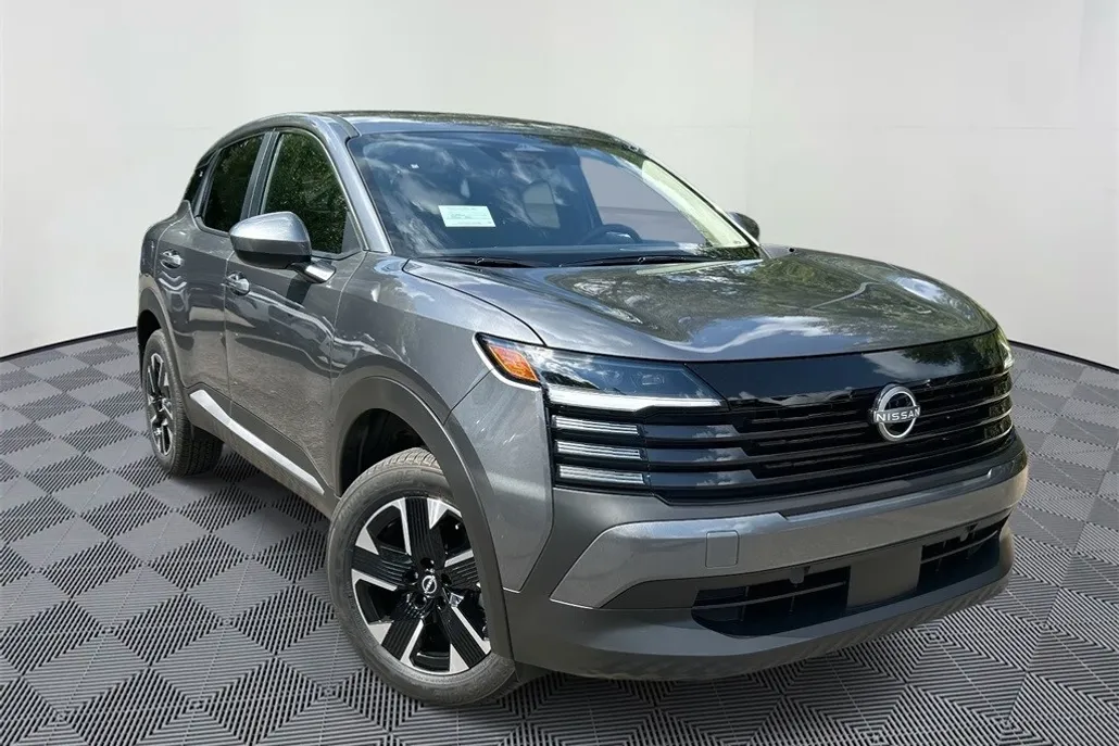 2025 Nissan Kicks SV photo 1