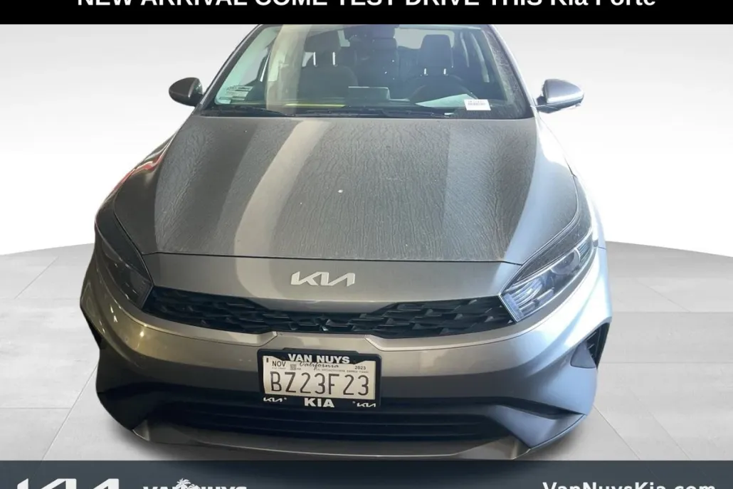 2023 Kia Forte LXS photo 1