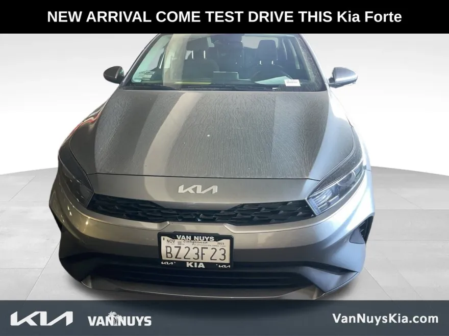 2023 Kia Forte LXS photo 1