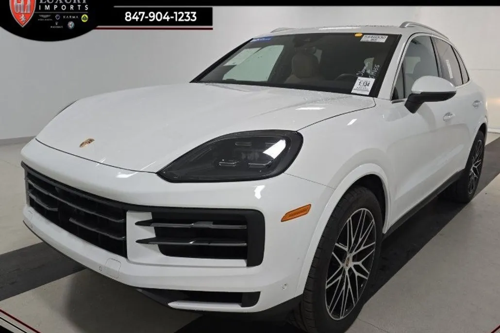 2025 Porsche Cayenne Base photo 1