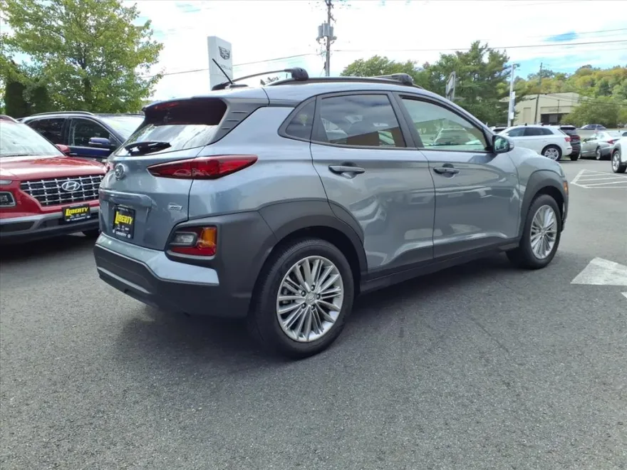 2021 Hyundai Kona SEL photo 1