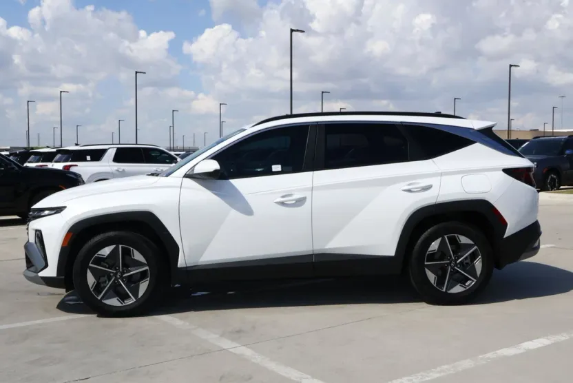 2025 Hyundai Tucson SEL photo 1