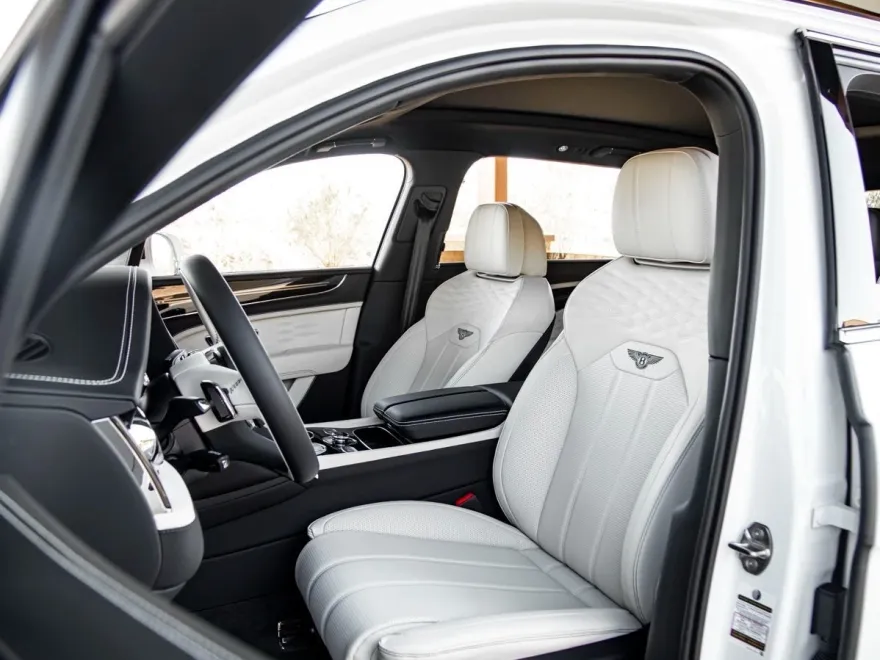 2024 Bentley Bentayga EWB Base photo 13