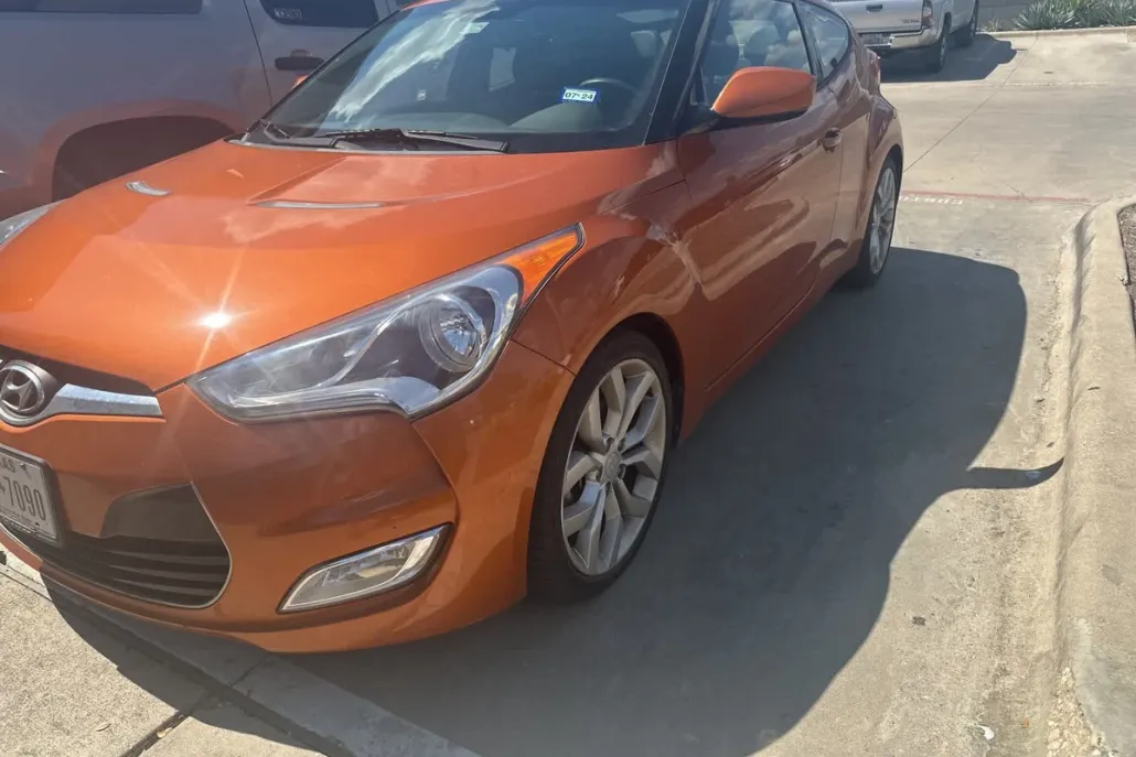 2013 Hyundai Veloster Base photo 1
