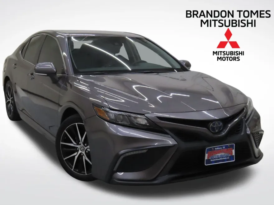 2022 Toyota Camry Hybrid SE photo 1