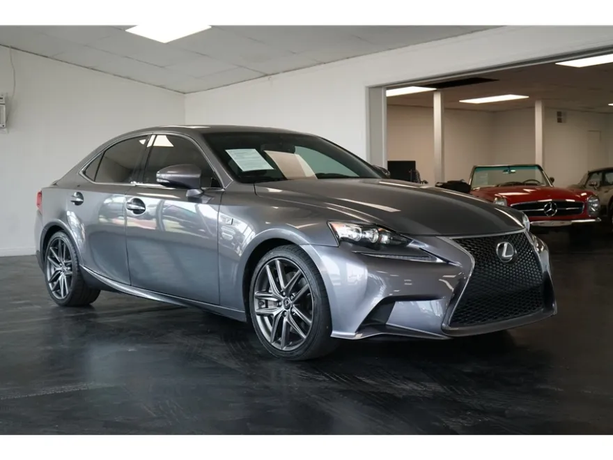 2016 Lexus IS 200t photo 1