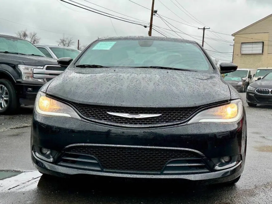 2015 Chrysler 200 S photo 1