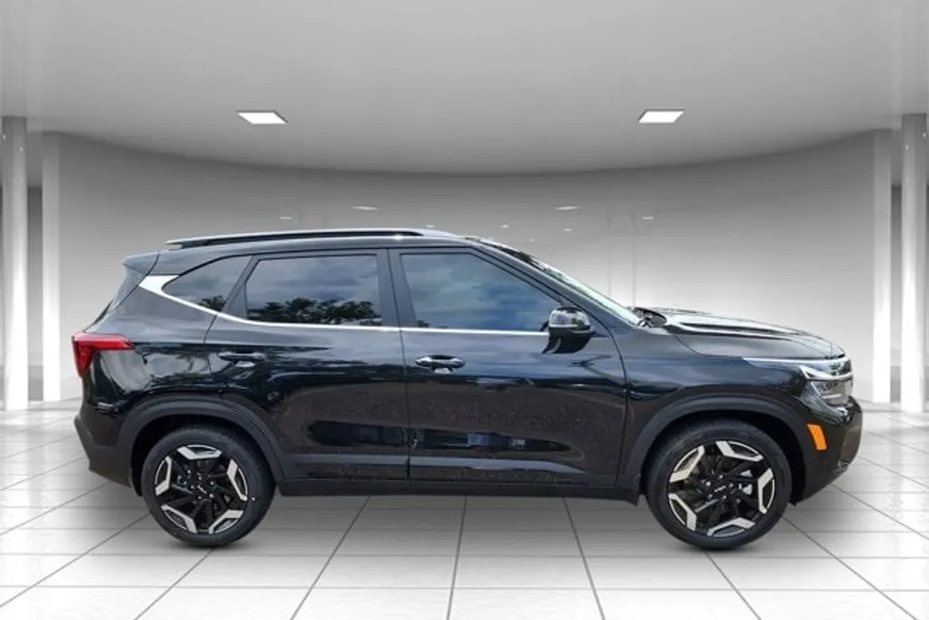 2026 Kia Seltos SX photo 1
