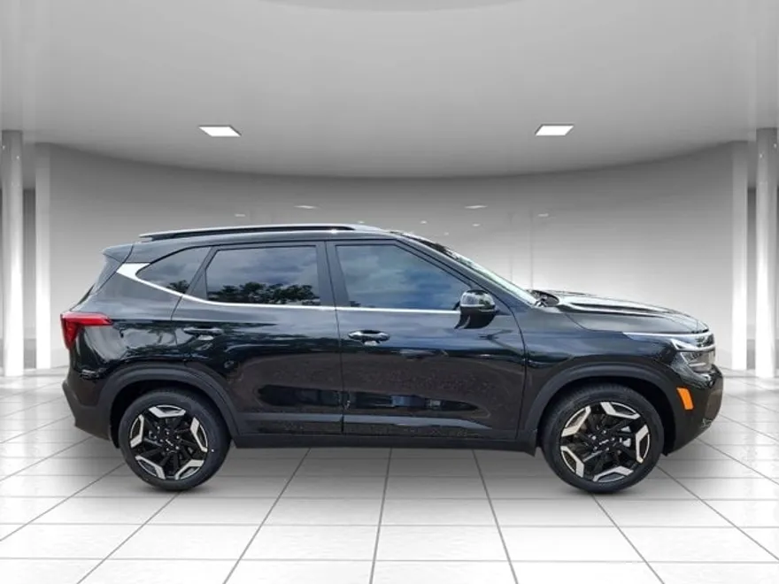 2026 Kia Seltos SX photo 1