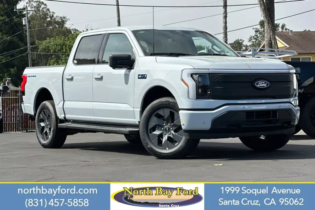2025 Ford F-150 Lightning photo 1