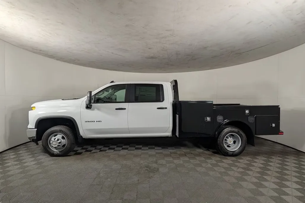 2025 Chevrolet Silverado 3500HD Work Truck photo 1