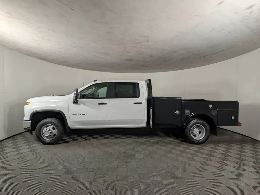 2025 Chevrolet Silverado 3500HD Work Truck photo 1