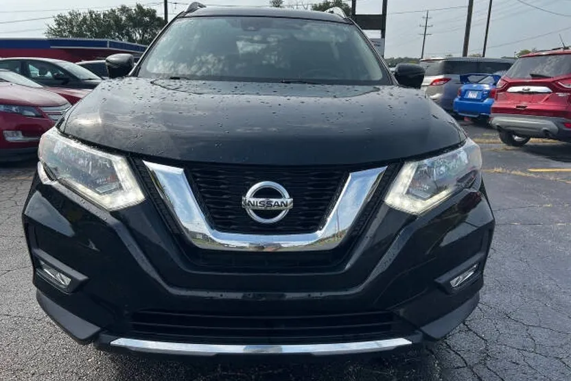 2017 Nissan Rogue SL photo 1