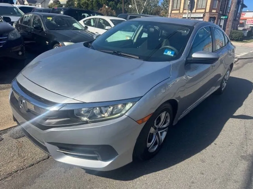 2018 Honda Civic LX photo 1