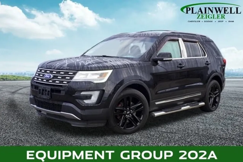 2017 Ford Explorer XLT photo 1