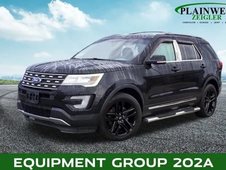 2017 Ford Explorer XLT photo 1