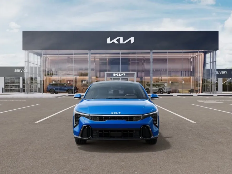 2025 Kia K4 GT-Line photo 1