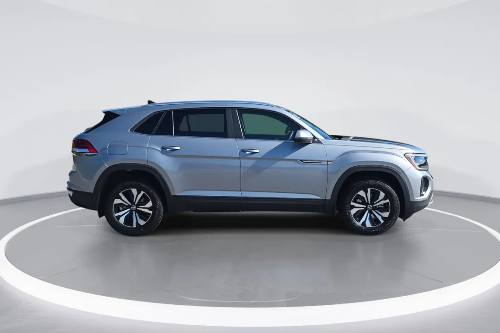 2026 Volkswagen Atlas Cross Sport SE photo 1