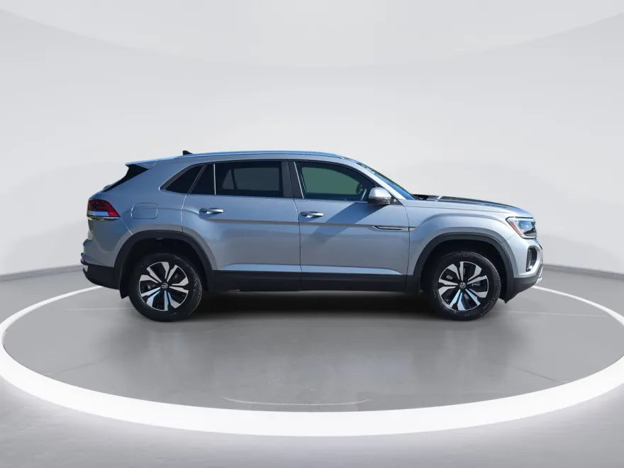 2026 Volkswagen Atlas Cross Sport SE photo 1