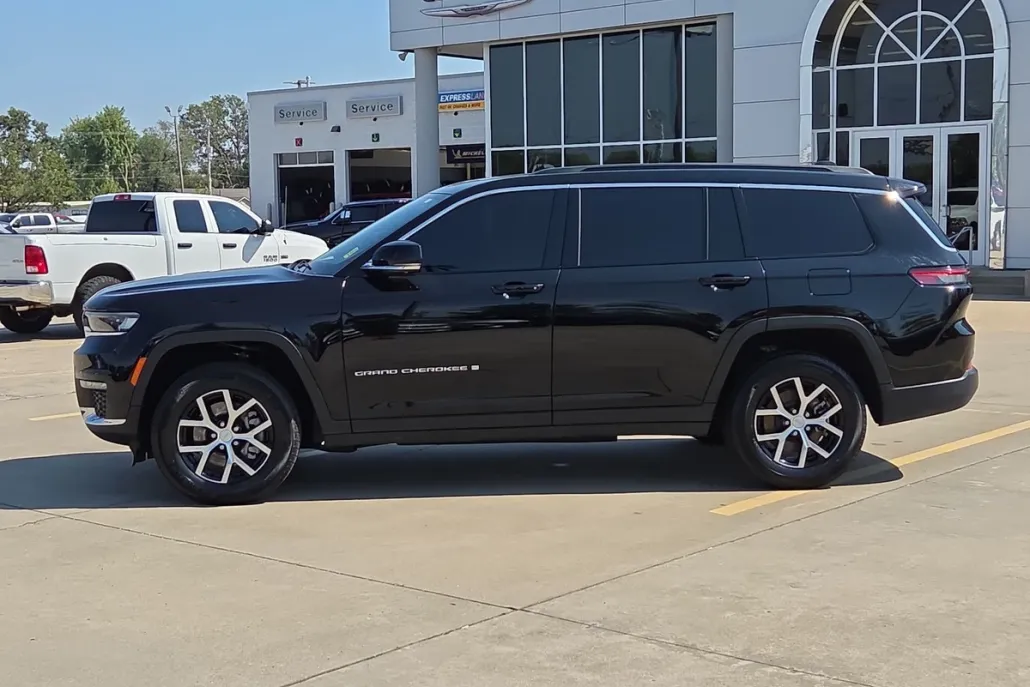2024 Jeep Grand Cherokee Limited photo 1