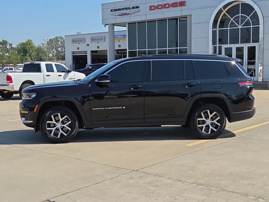 2024 Jeep Grand Cherokee Limited photo 1