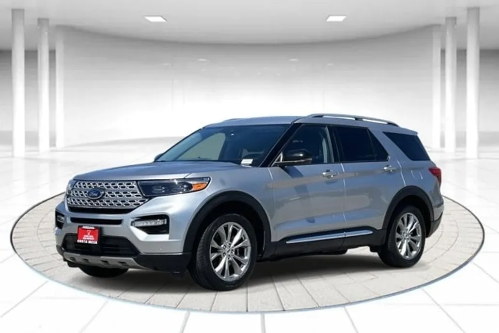 2023 Ford Explorer Limited photo 1