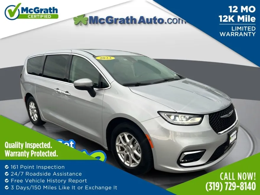 2023 Chrysler Pacifica Touring L photo 1
